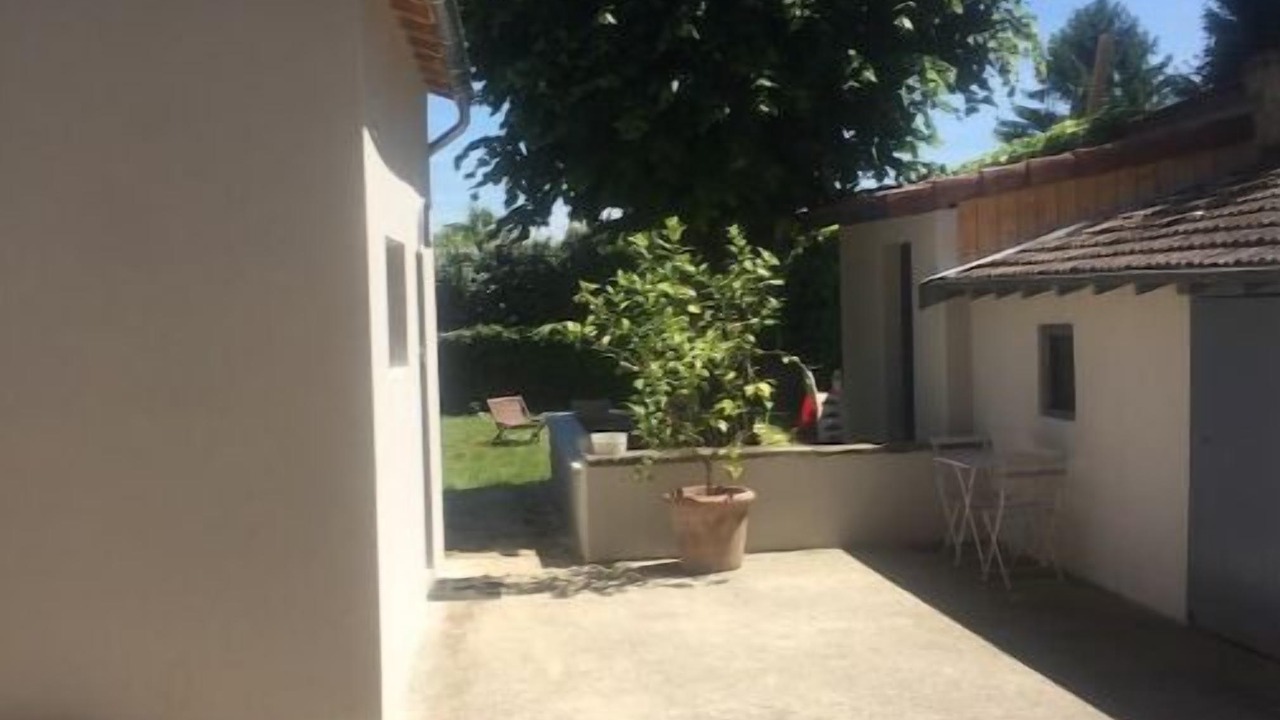 Photo of Patio Balcony in Saint-Symphorien-d'Ozon