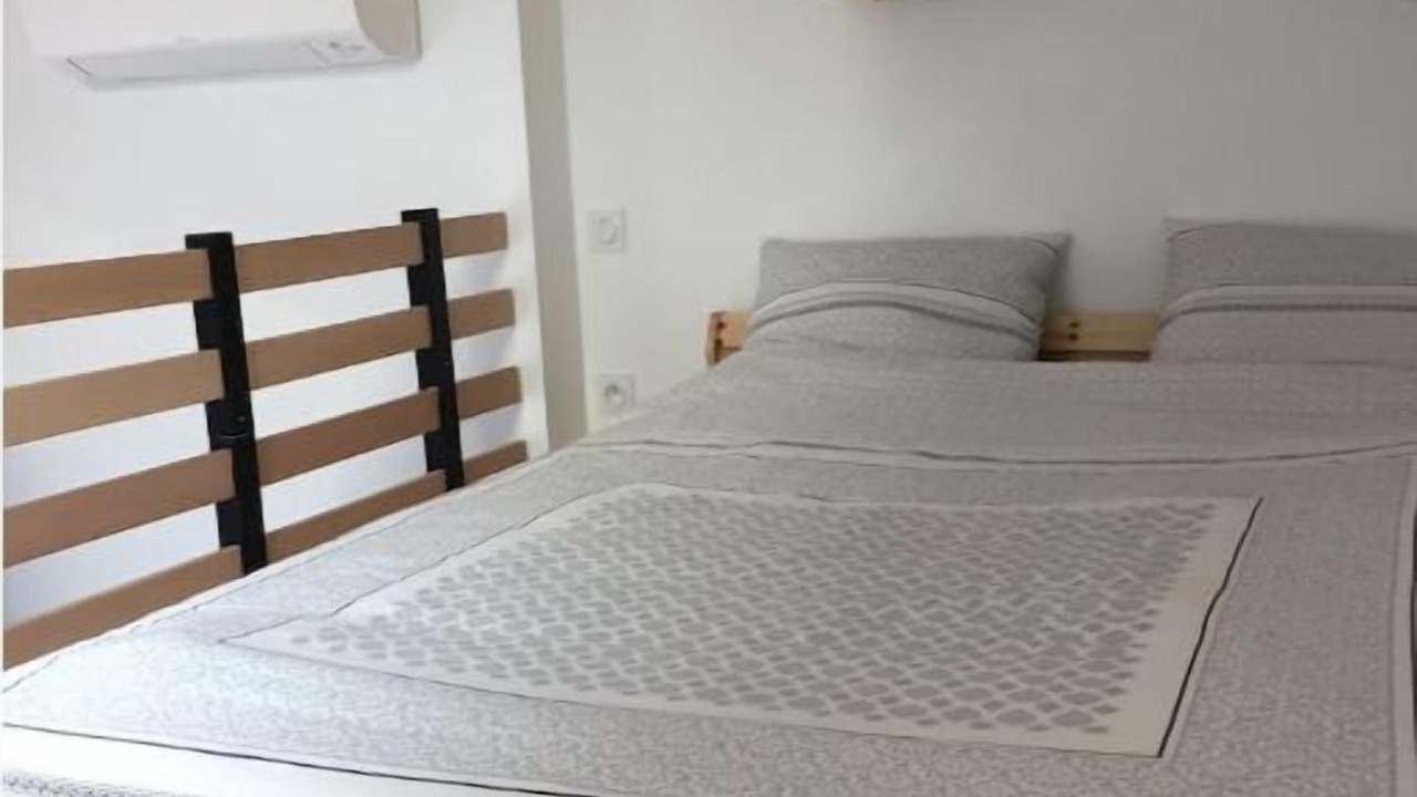 Photo of Bedroom in Saint-Symphorien-d'Ozon