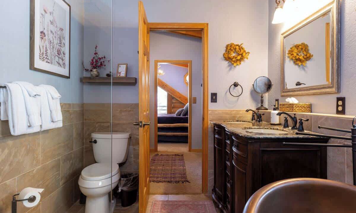 Photo of Bathroom in Quandary Village