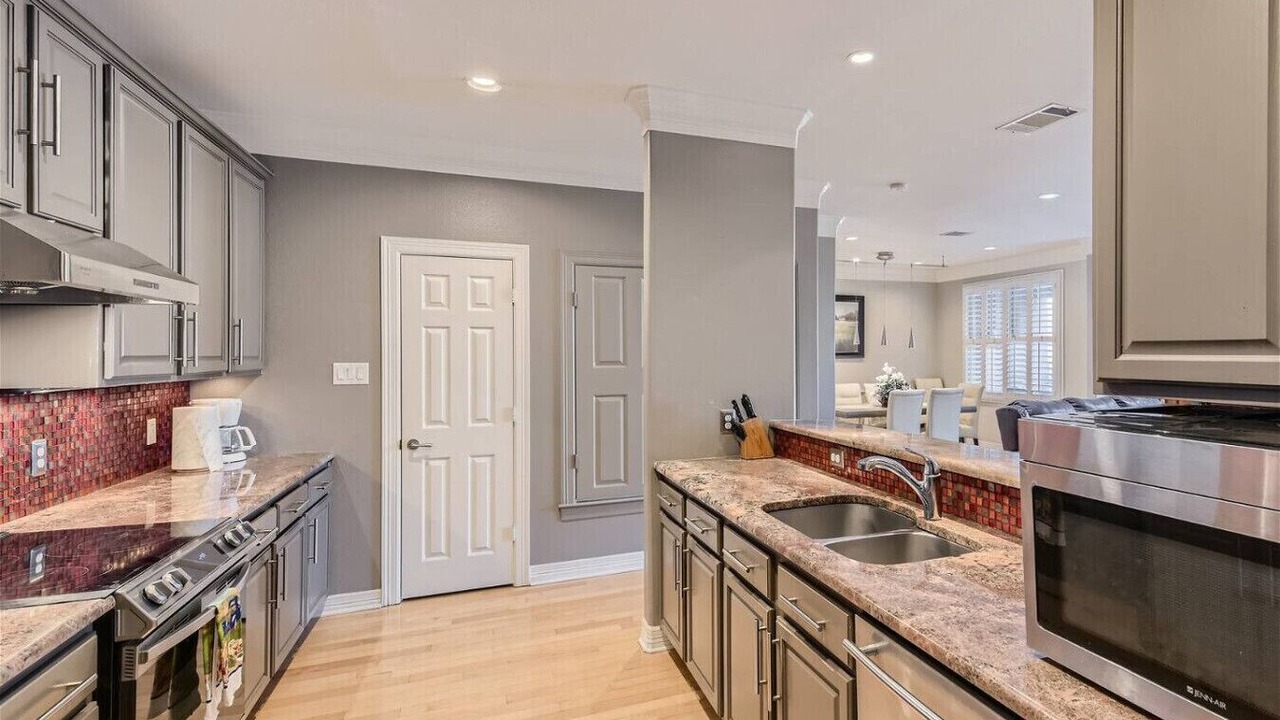 Photo of Kitchen in West Campus