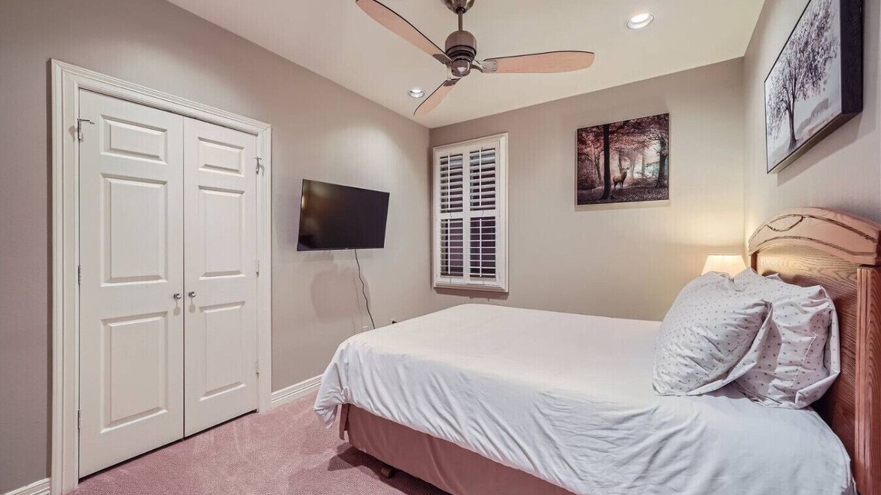 Photo of Bedroom in West Campus