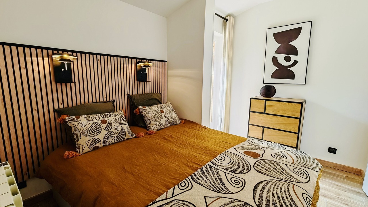 Photo of Bedroom in Serra-di-Ferro