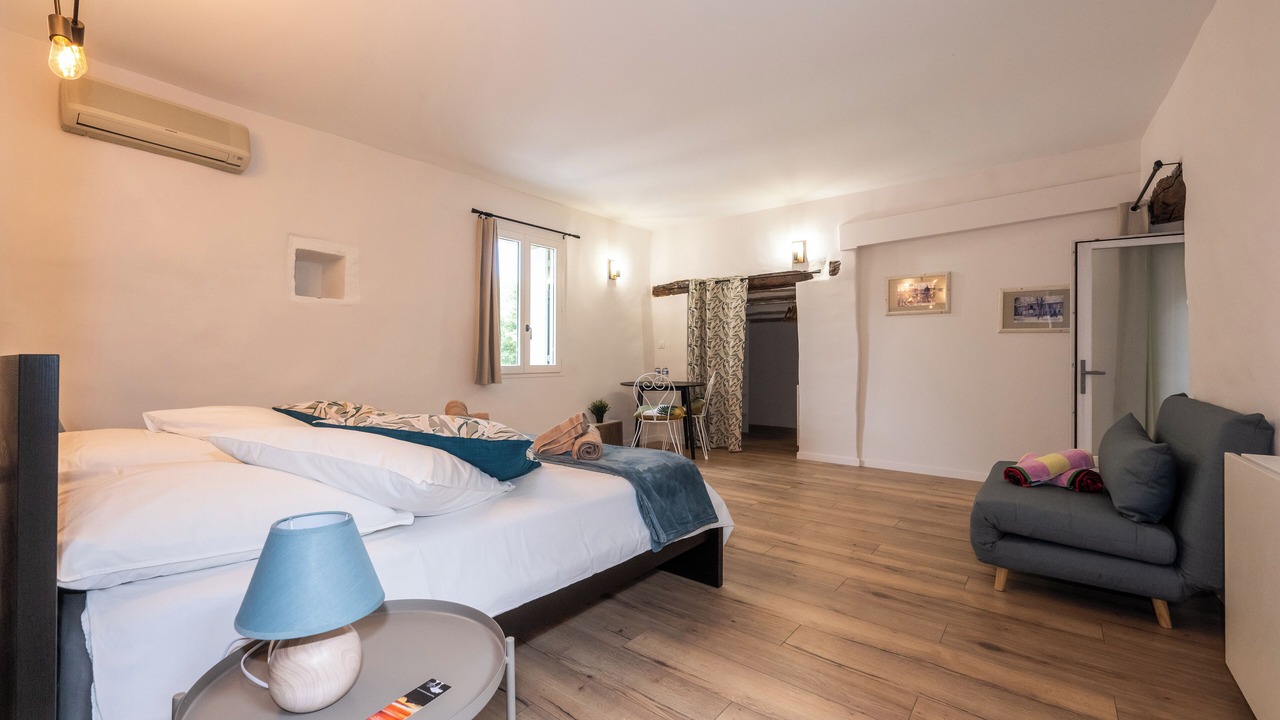 Photo of Bedroom in Pompignan