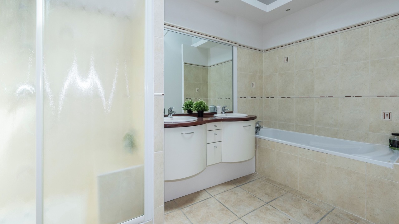 Photo of Bathroom in Pompignan