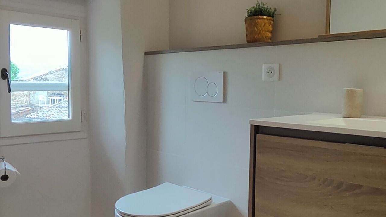 Photo of Bathroom in Pompignan