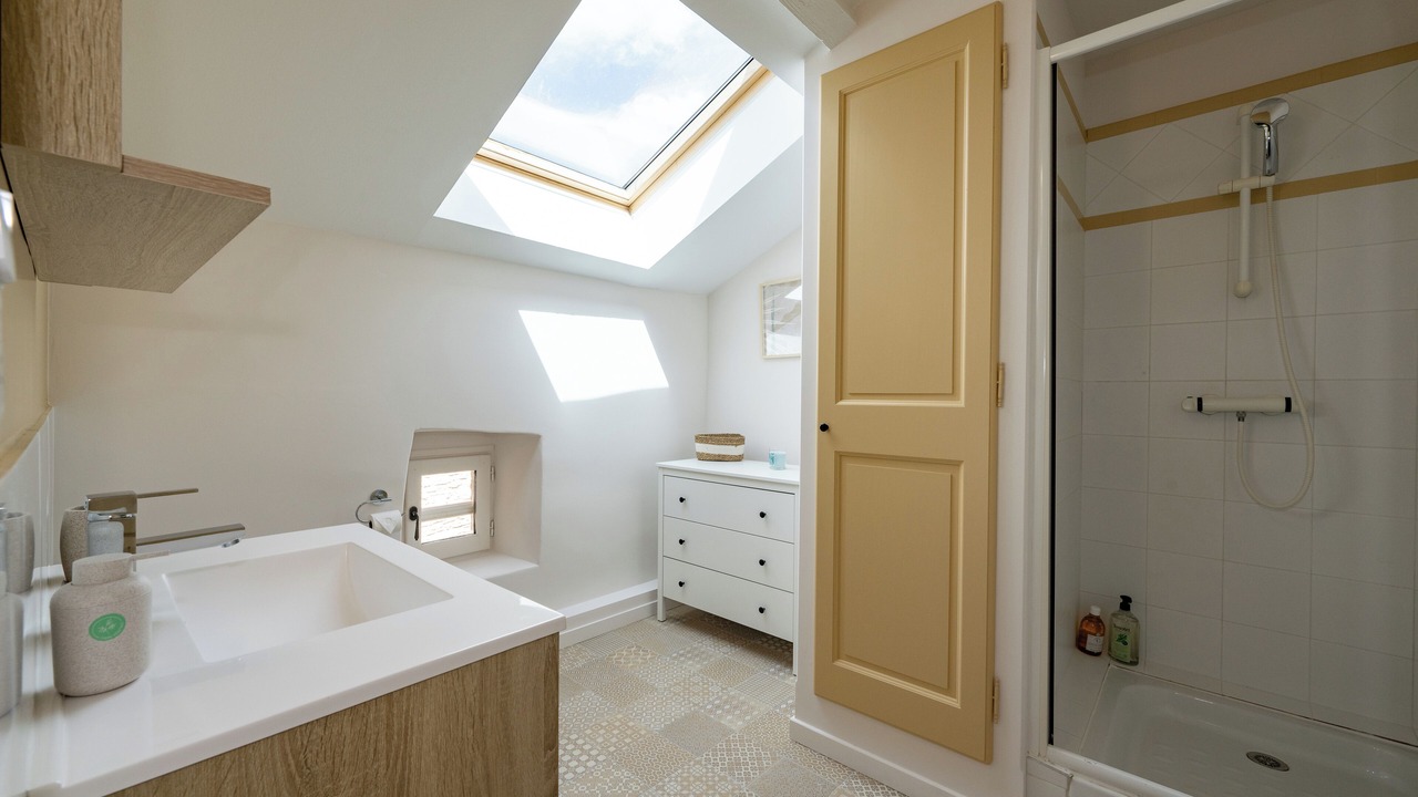 Photo of Bathroom in Pompignan