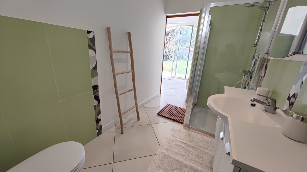 Photo of Bathroom in Flayosc