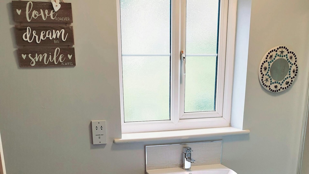 Photo of Bathroom in Tan-y-groes