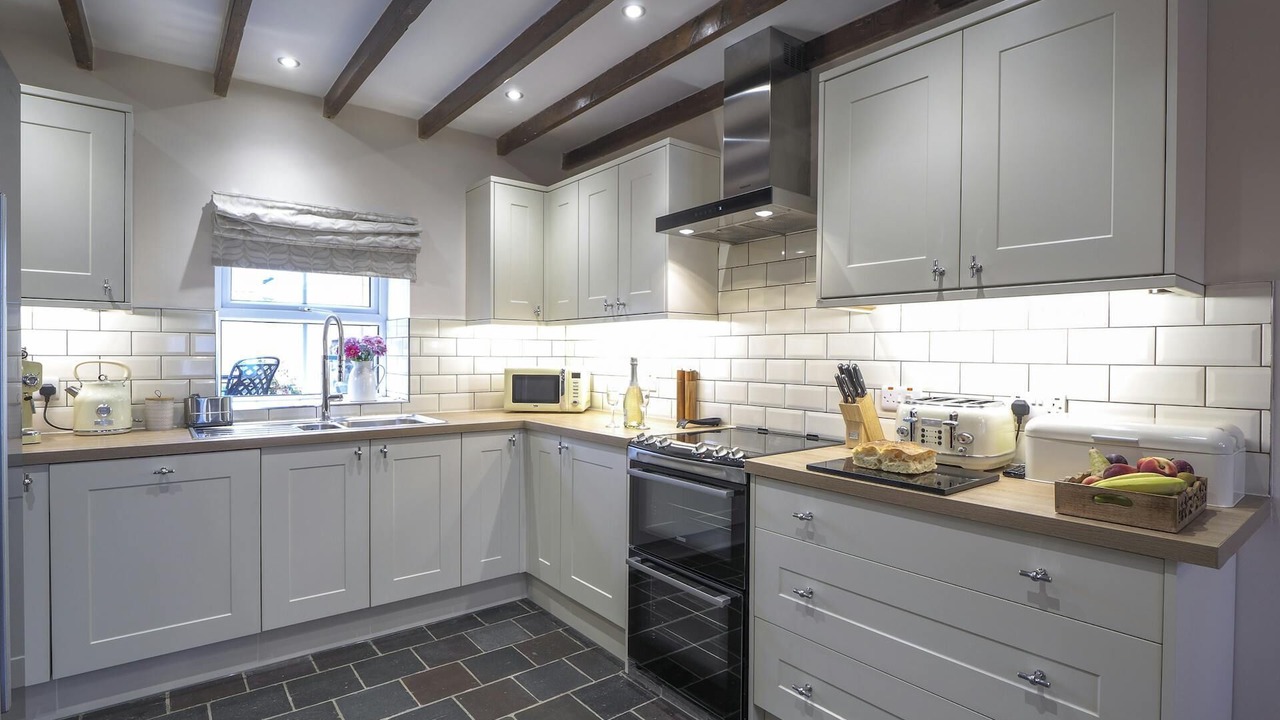 Photo of Others in Dihewid