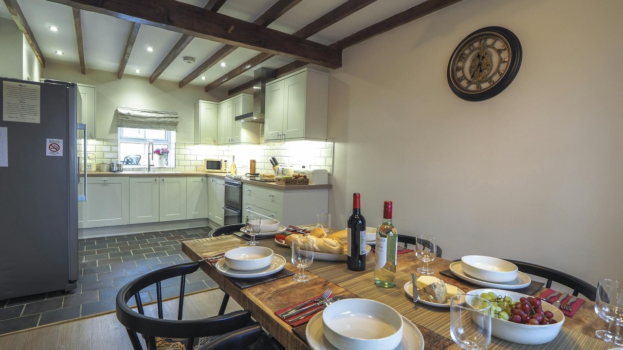 Photo of Others in Dihewid