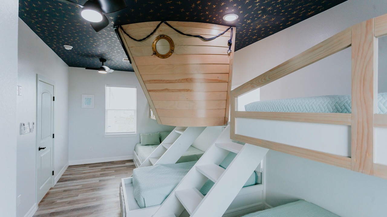 Photo of Bedroom in Surfside Beach
