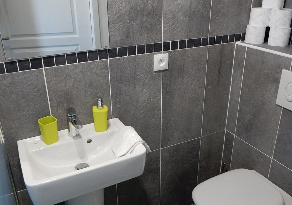 Photo of Bathroom in Monce-en-Belin