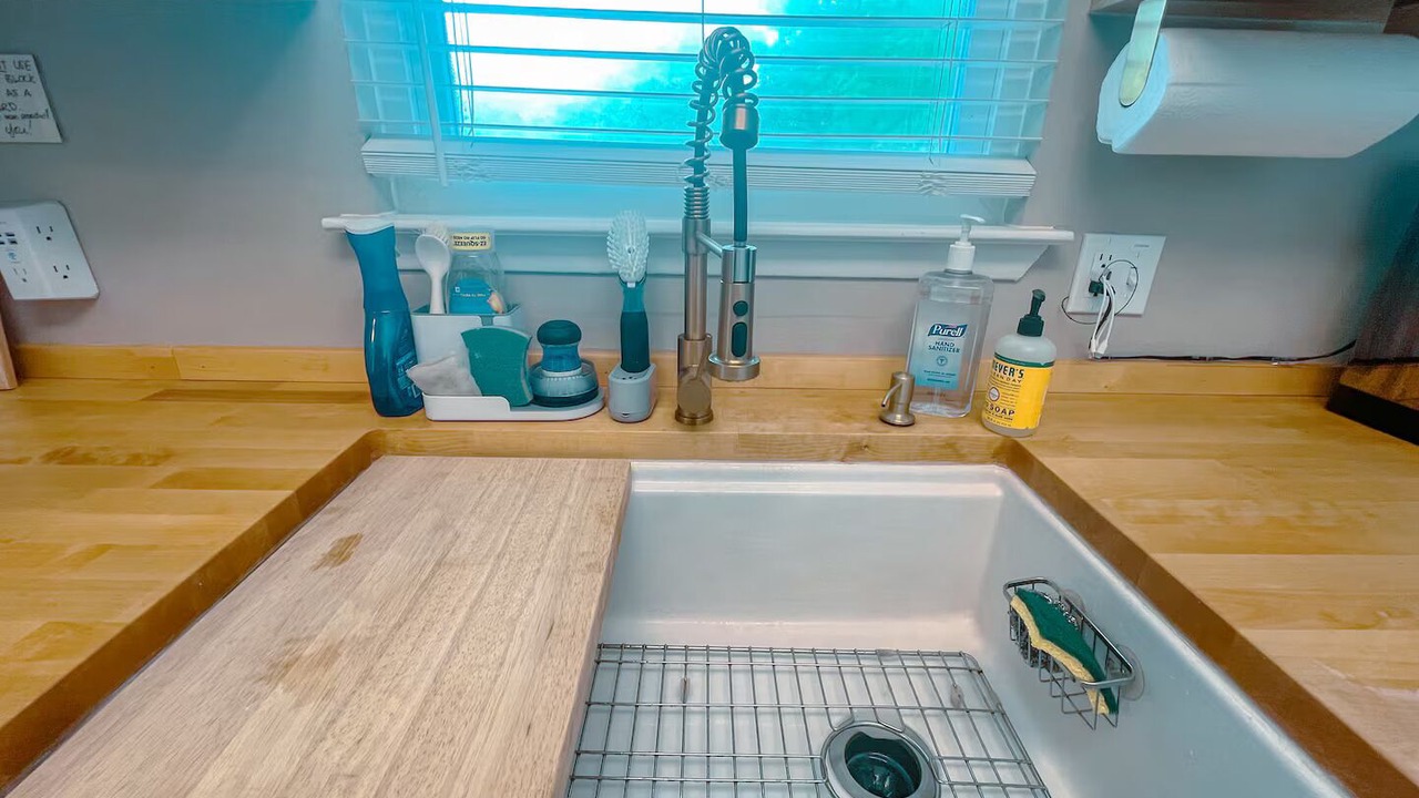 Photo of Kitchen in East Congress