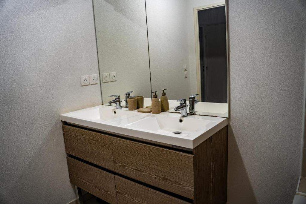 Photo of Bathroom in Gares