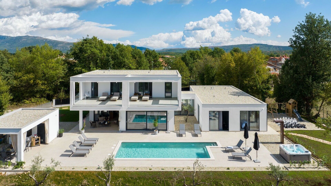 Photo of Outdoor in Santalezi