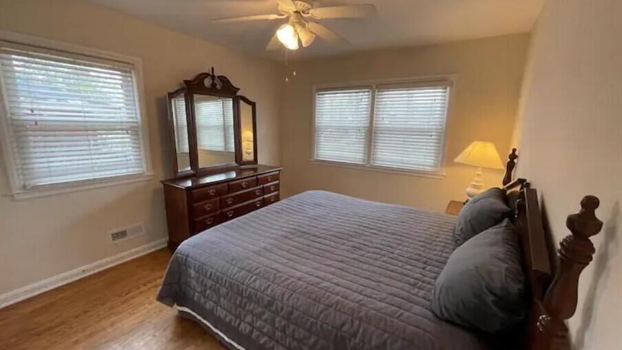 Photo of Bedroom in Woodland Hills