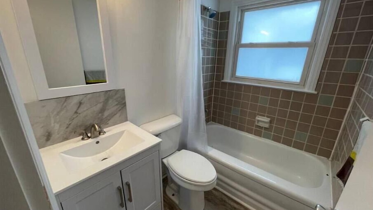 Photo of Bathroom in Woodland Hills