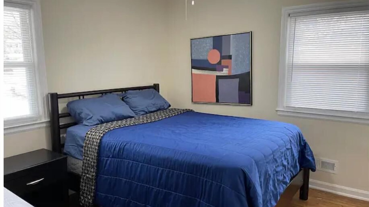 Photo of Bedroom in Woodland Hills