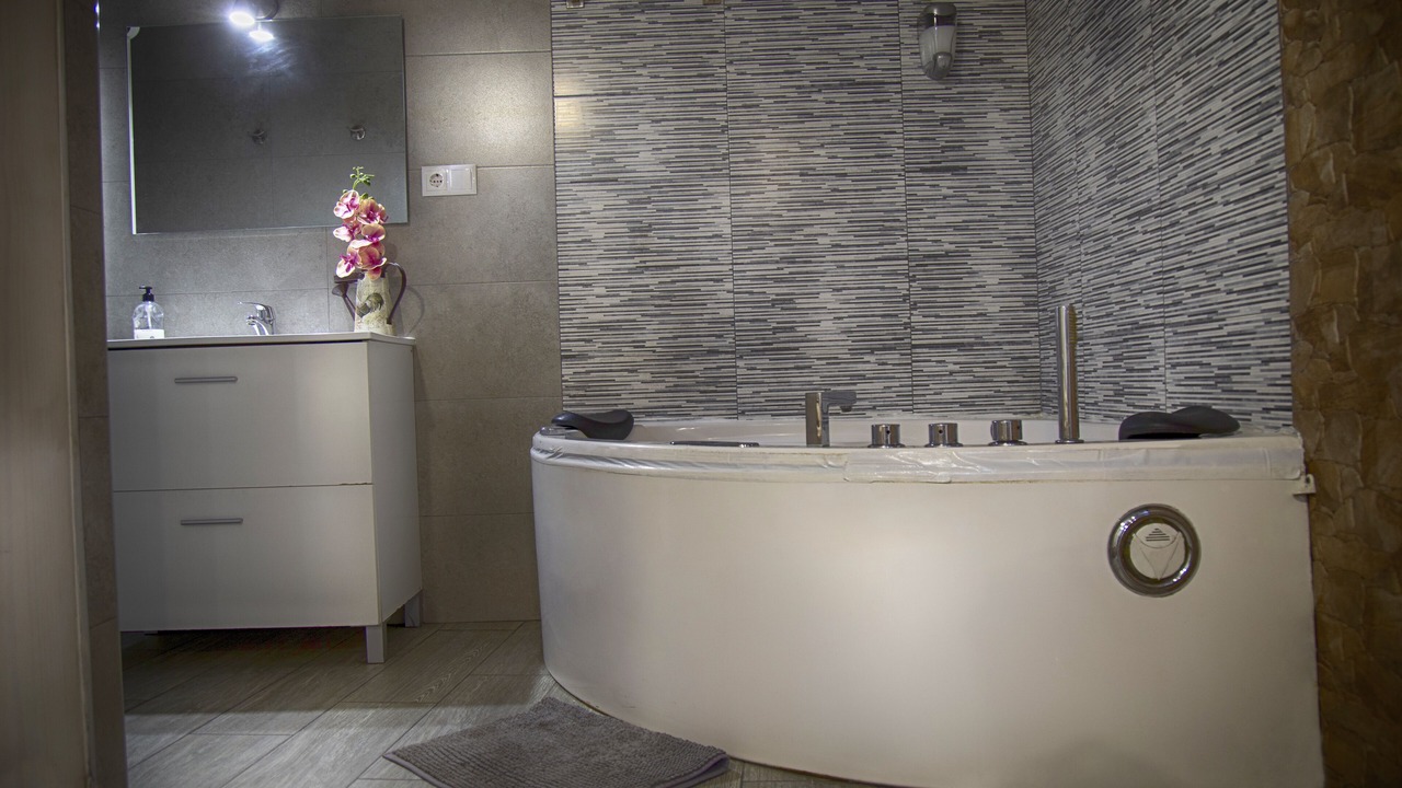 Photo of Bathroom in Carboneras de Guadazaon