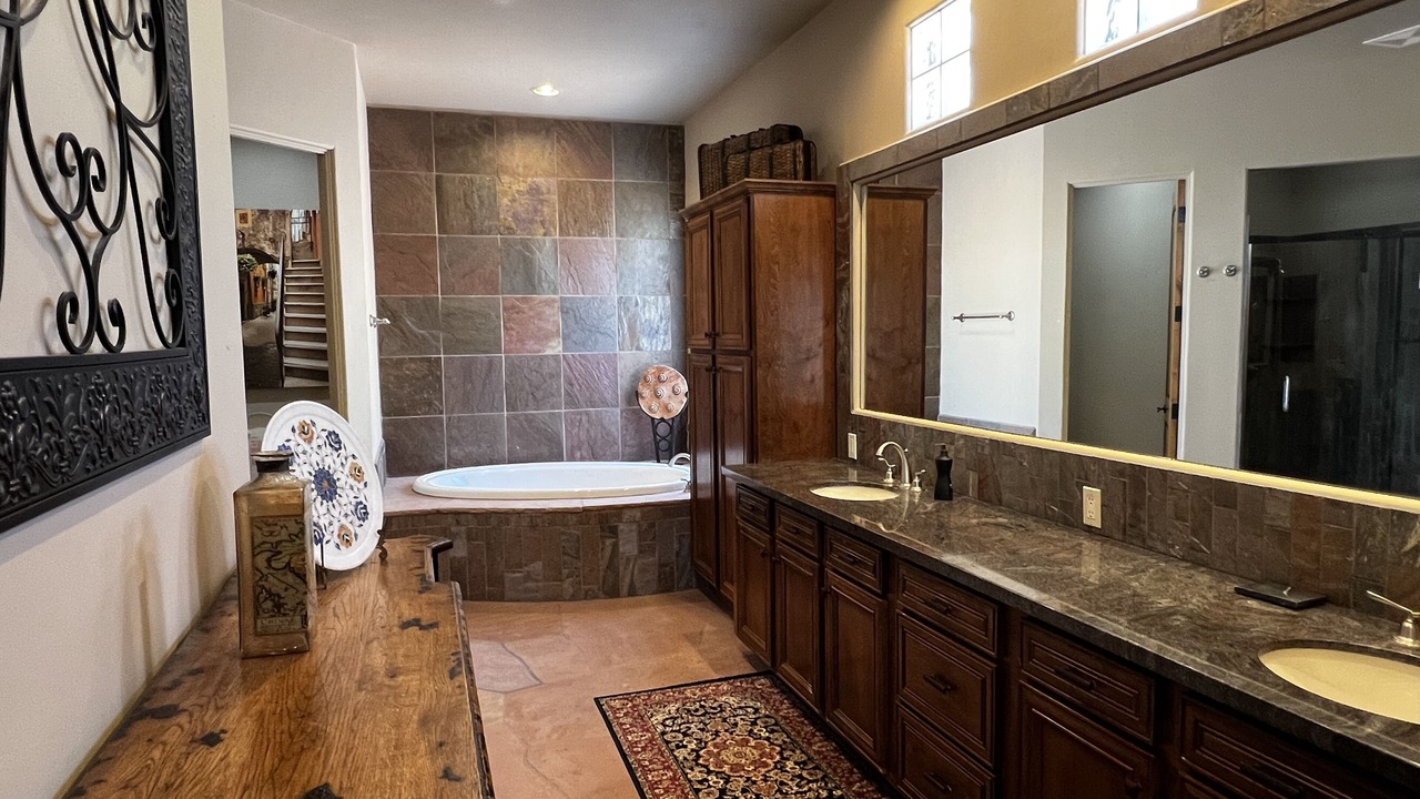 Photo of Bathroom in Pinnacle Peak