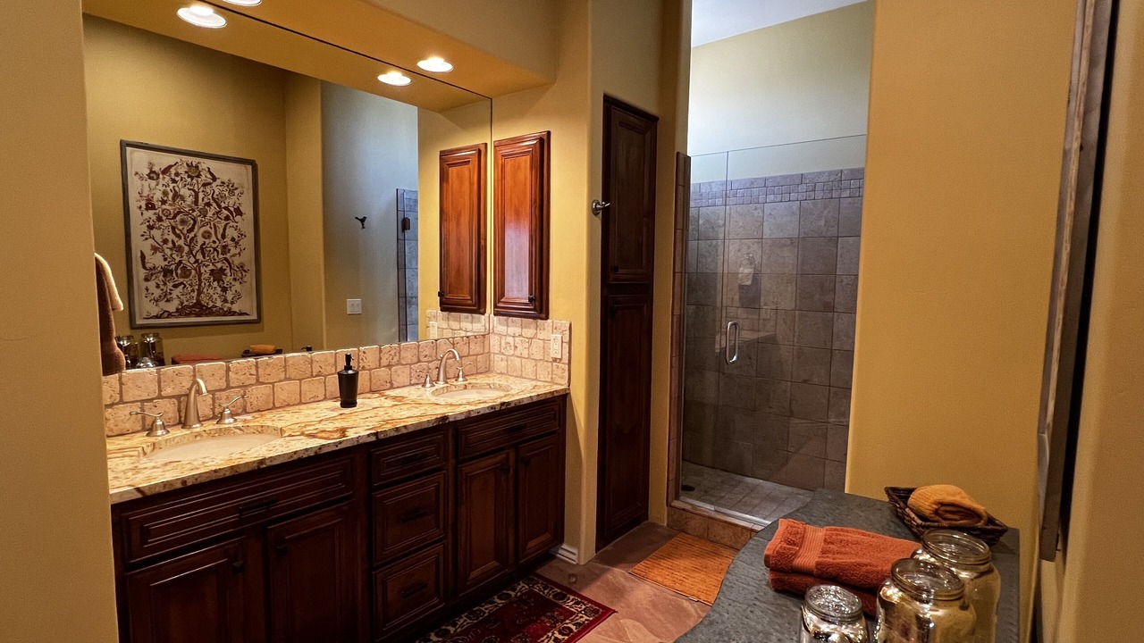 Photo of Bathroom in Pinnacle Peak