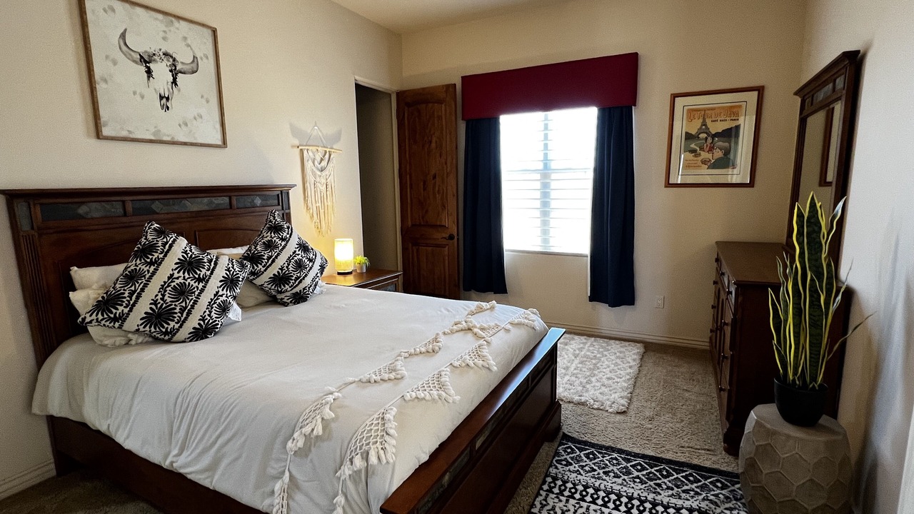 Photo of Bedroom in Pinnacle Peak