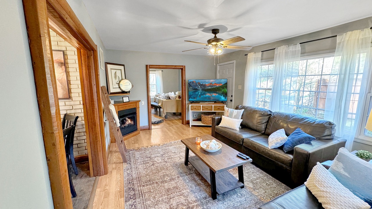 Photo of Livingroom in Gnaw Bone