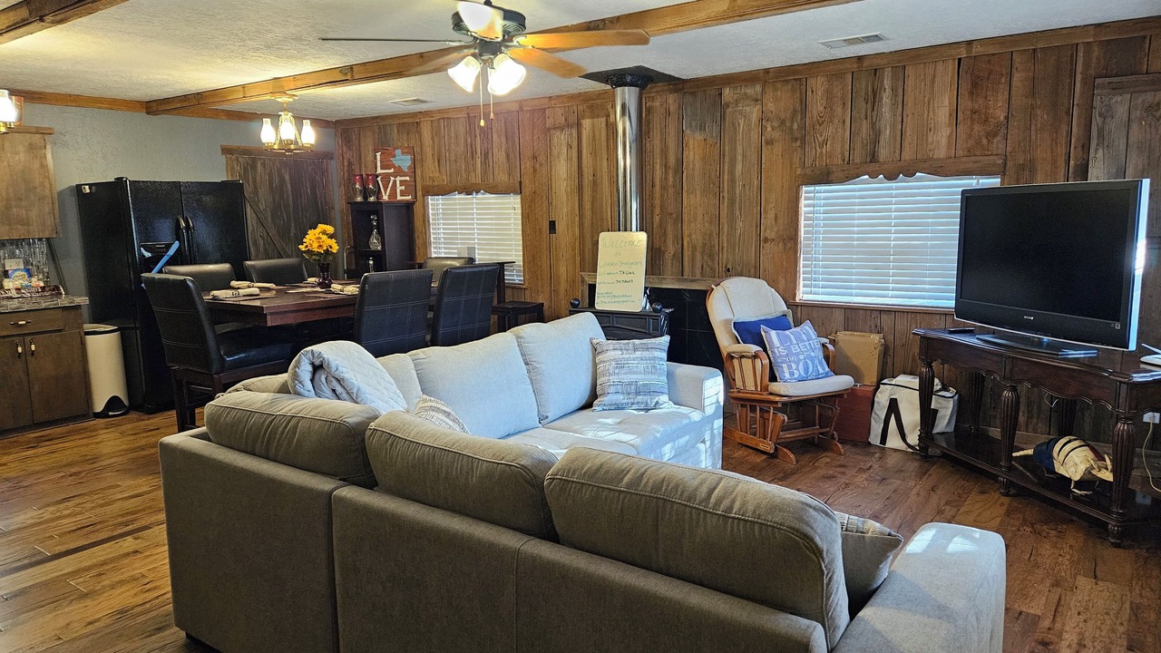 Photo of Livingroom in Lampasas