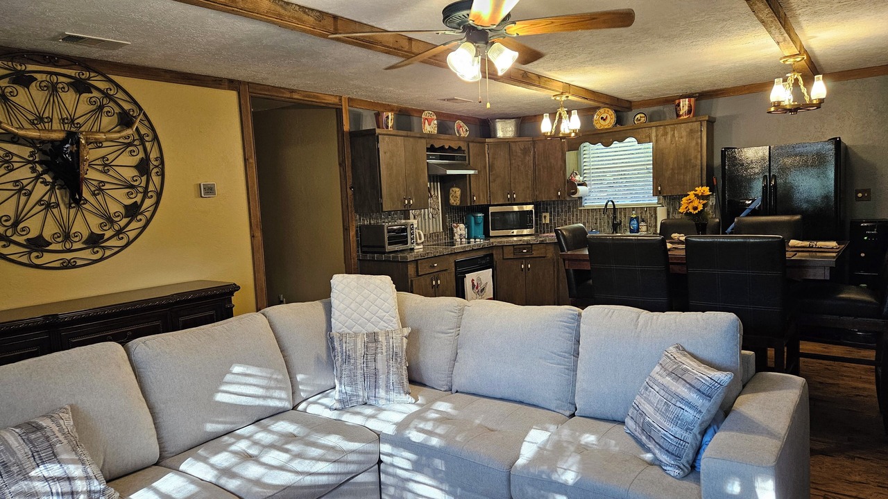 Photo of Livingroom in Lampasas