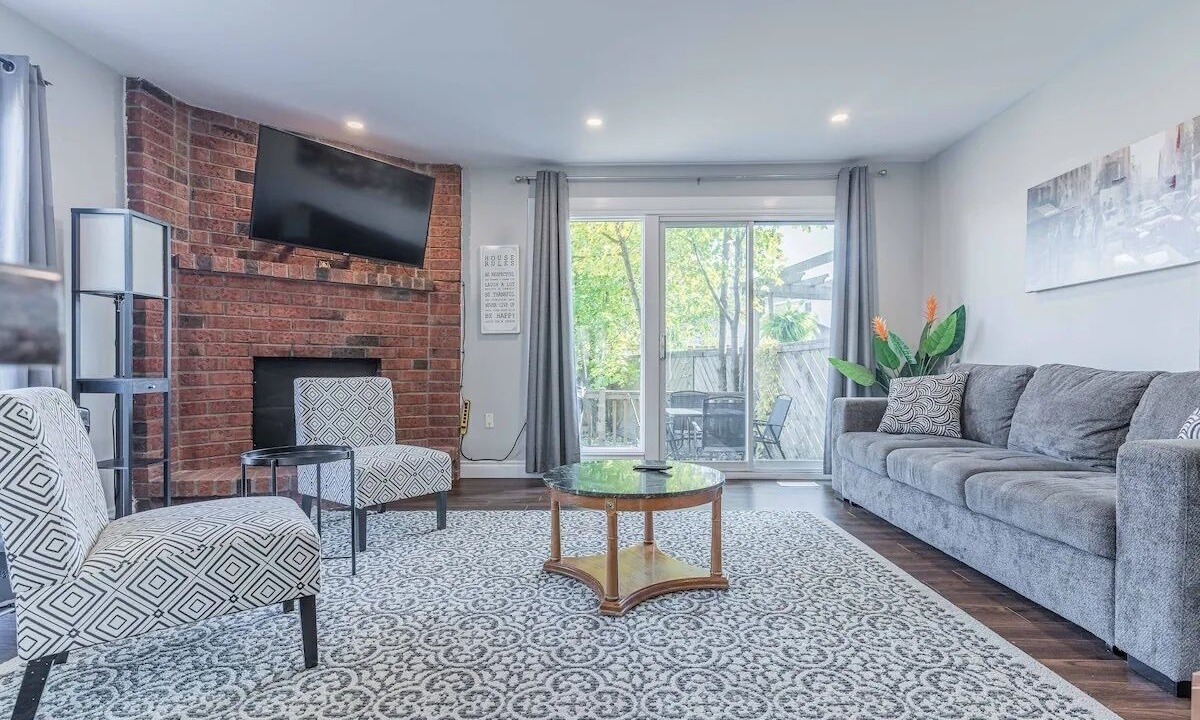 Photo of Livingroom in Thorold