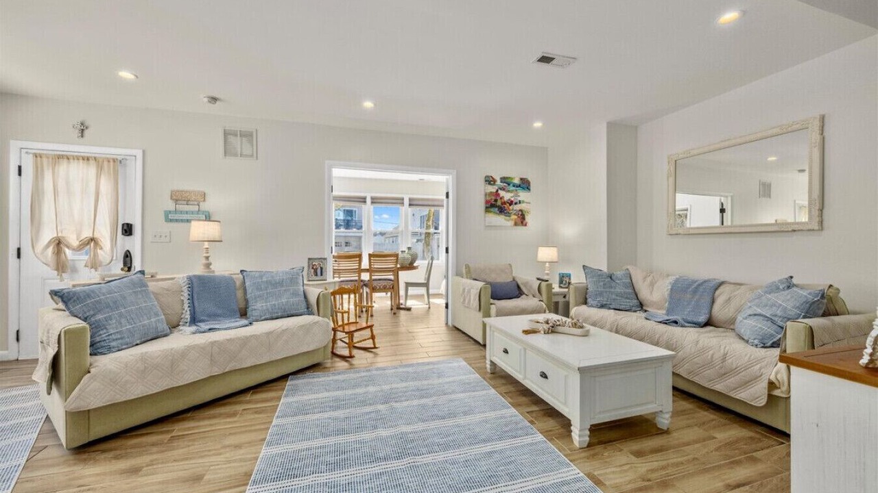 Photo of Livingroom in Margate City