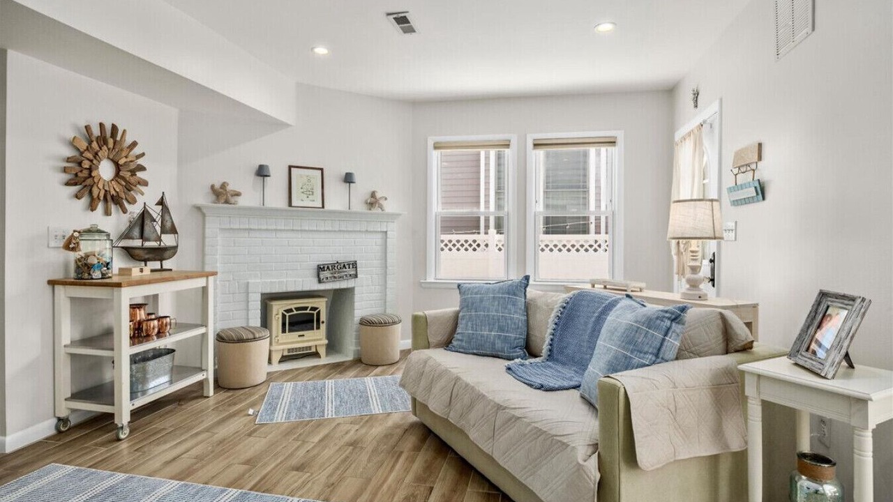 Photo of Livingroom in Margate City