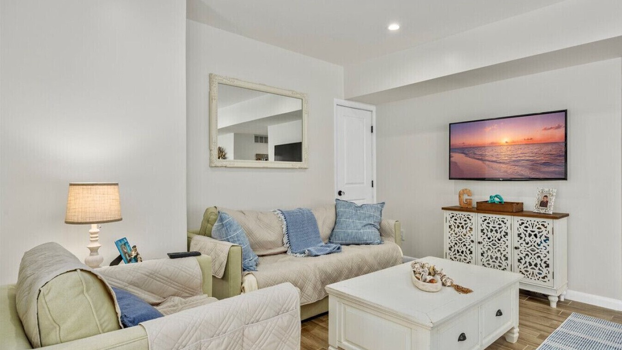 Photo of Livingroom in Margate City