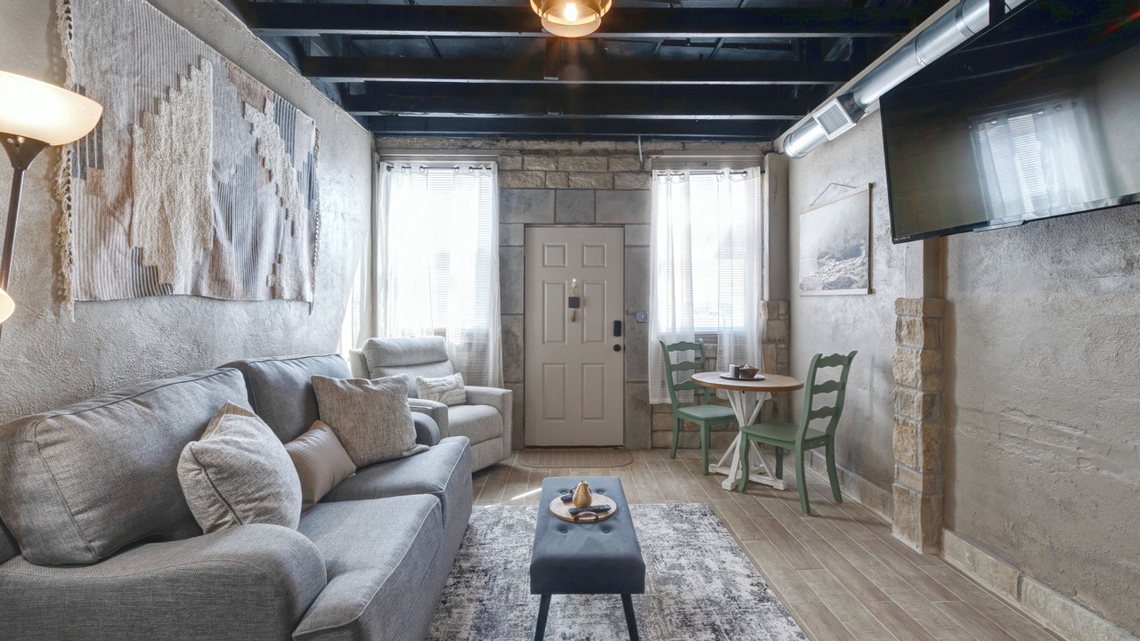 Photo of Livingroom in Baird