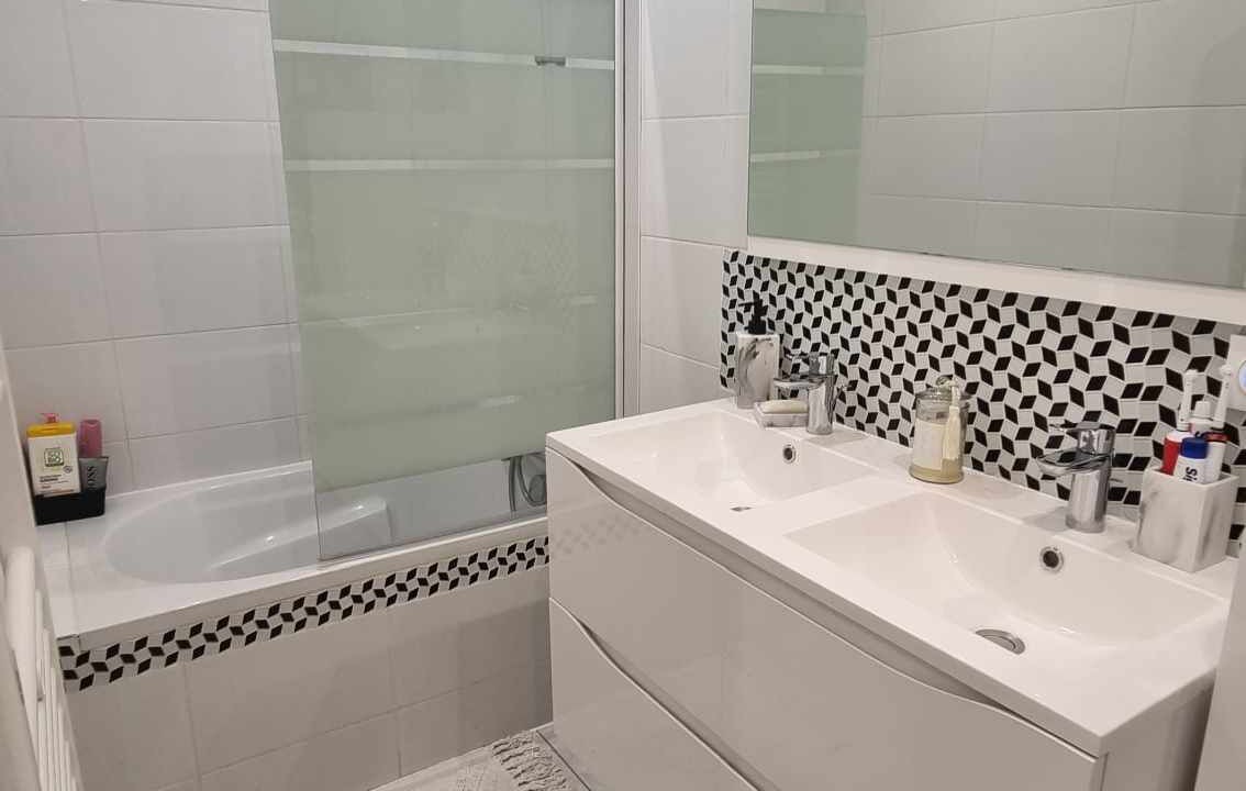 Photo of Bathroom in Sevres