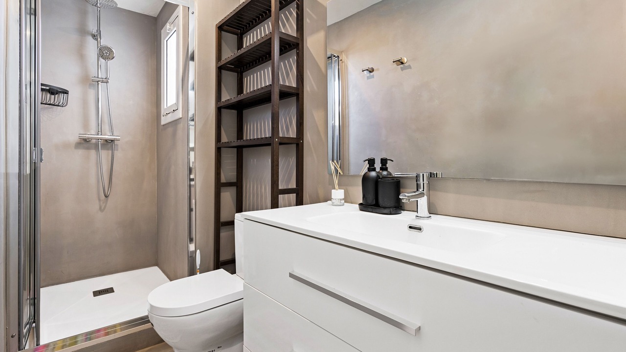 Photo of Bathroom in El Carmel