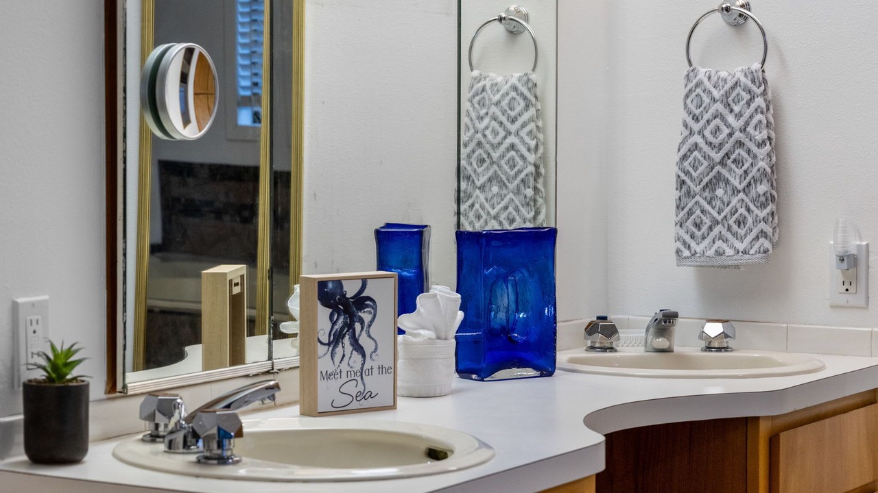 Photo of Bathroom in Lincoln Beach