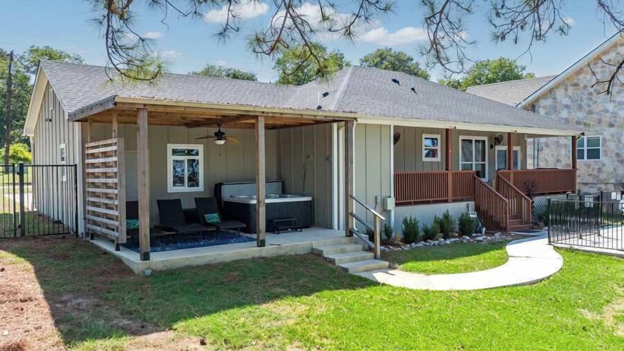 Photo of Outdoor in Gun Barrel City