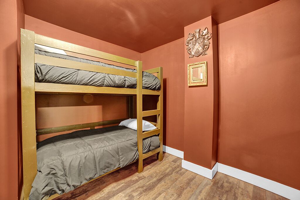 Photo of Bedroom in Alpine Bay
