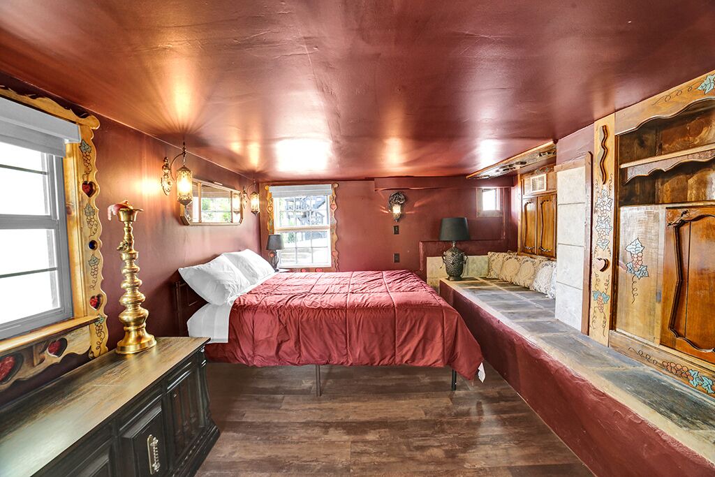 Photo of Bedroom in Alpine Bay