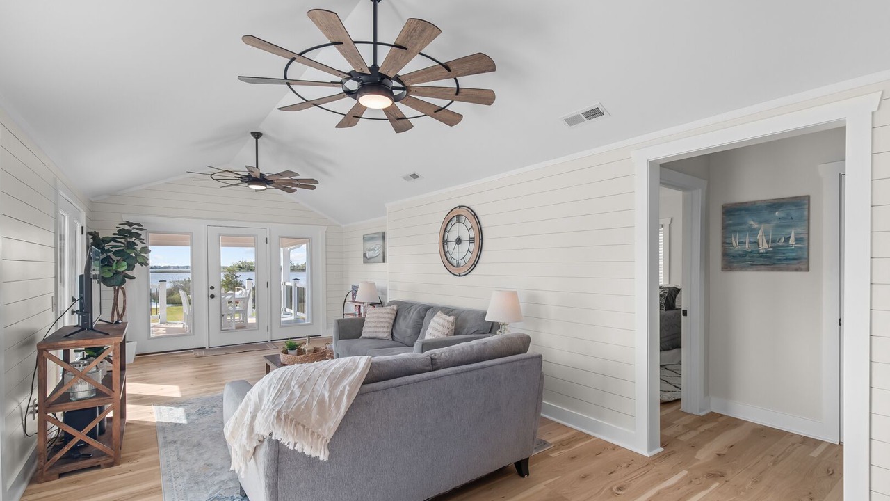 Photo of Livingroom in Bogue