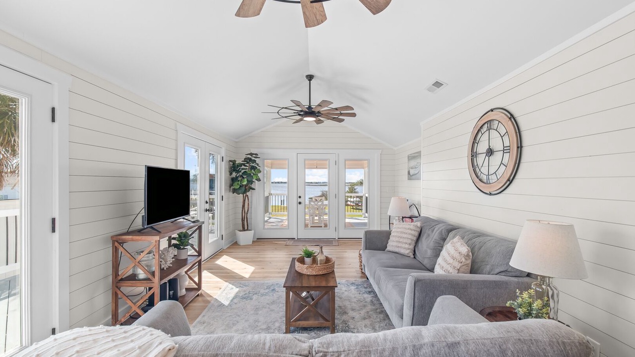 Photo of Livingroom in Bogue