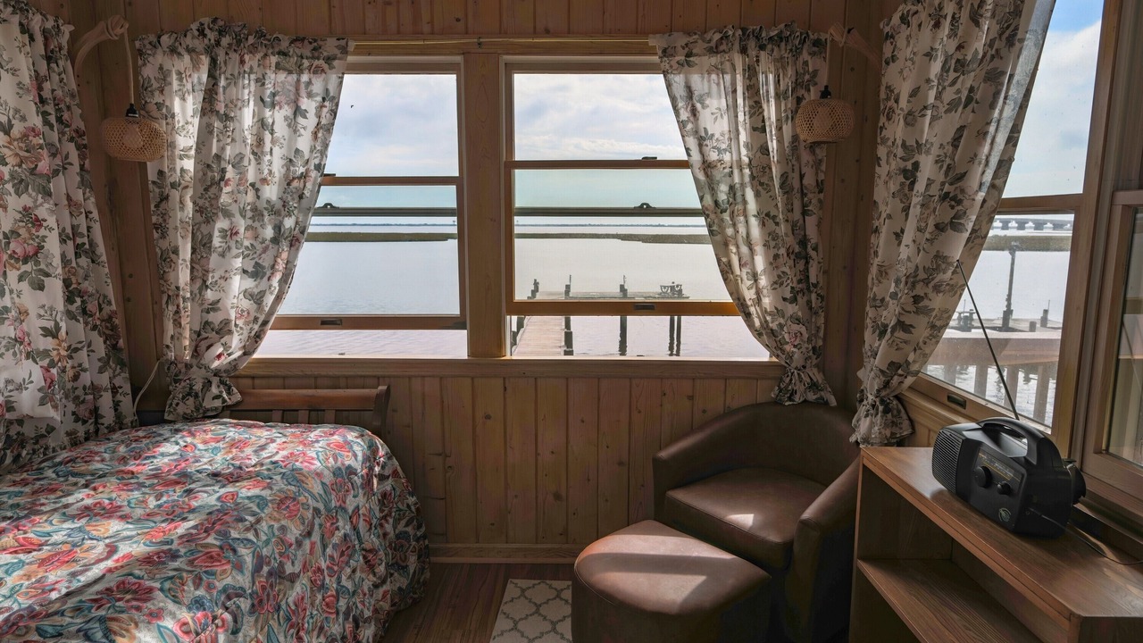 Photo of Bedroom in Manahawkin