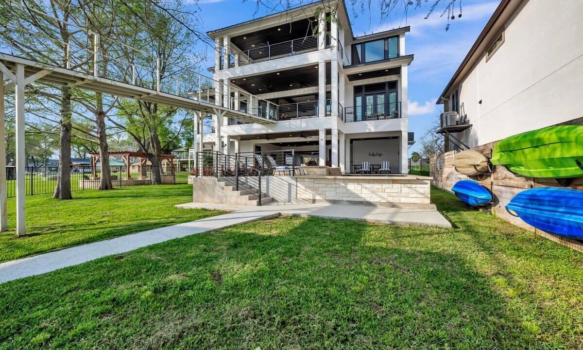 Photo of Outdoor in Kingsland