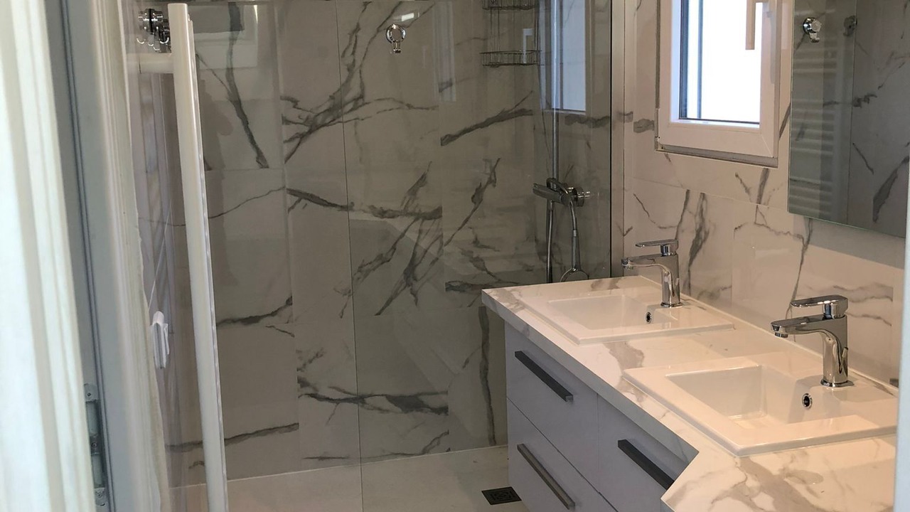 Photo of Bathroom in Les Alluets-le-Roi