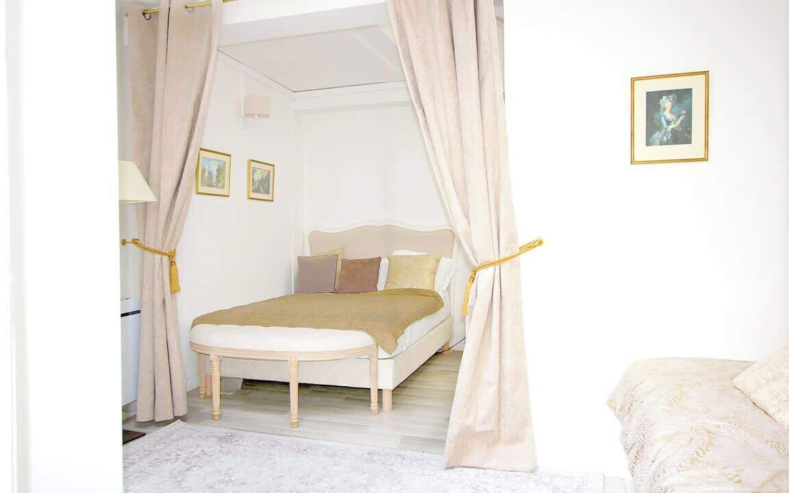 Photo of Others in Lens