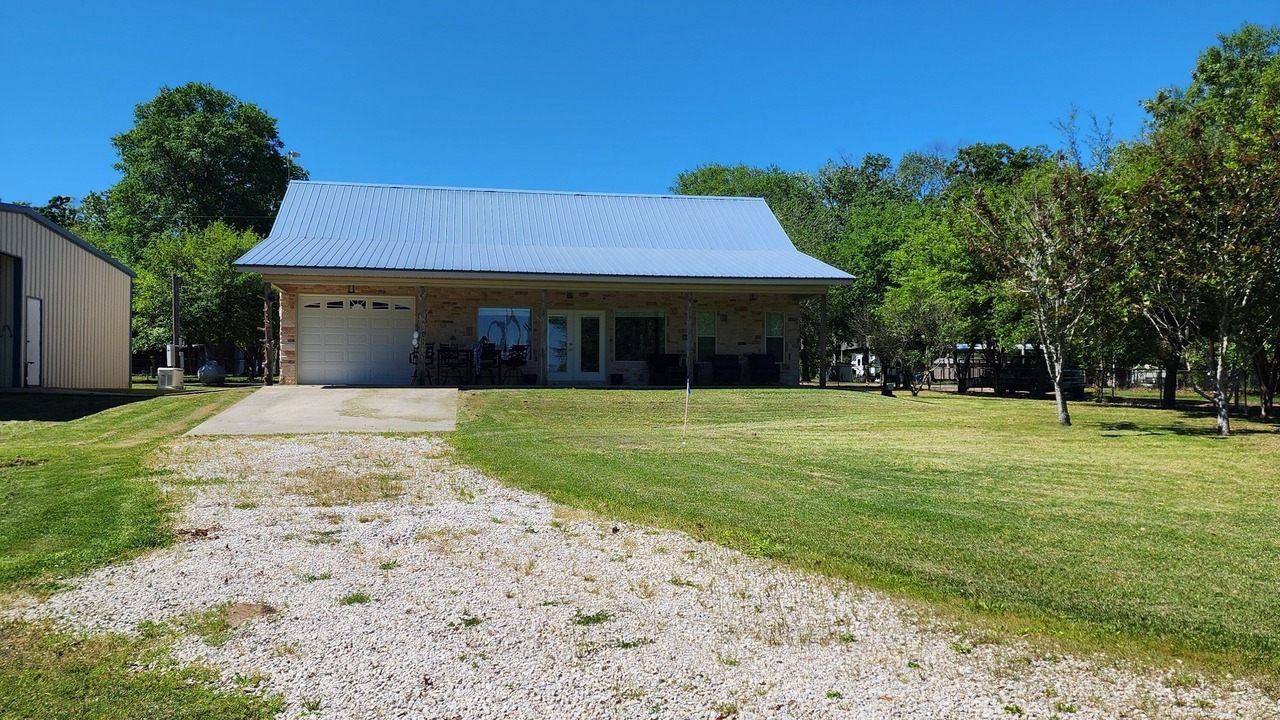 Photo of Outdoor in Zavalla