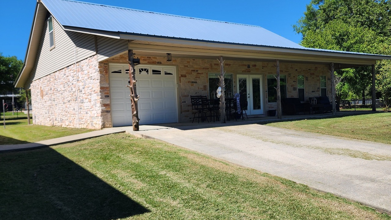 Photo of Outdoor in Zavalla