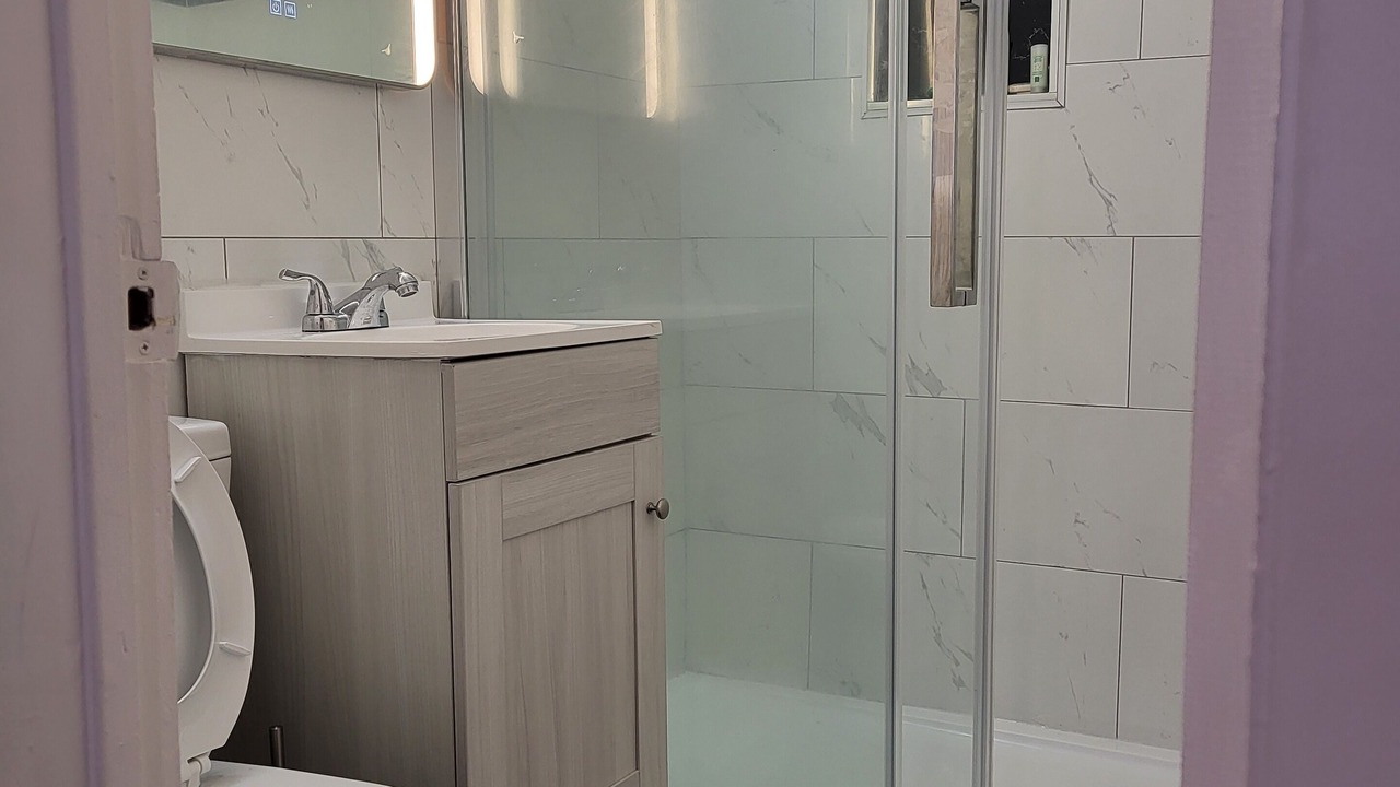 Photo of Bathroom in Longueuil