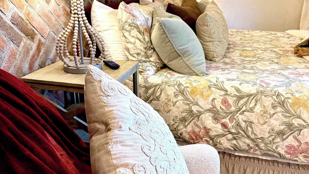 Photo of Bedroom in Eureka Springs Historic District